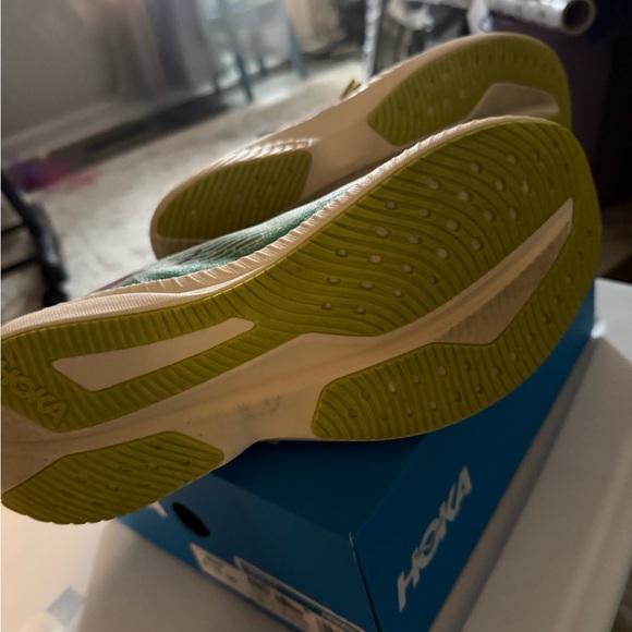 HOKA girlsWomen's Athletic Shoes size 6Y/8W - Picture 6 of 8